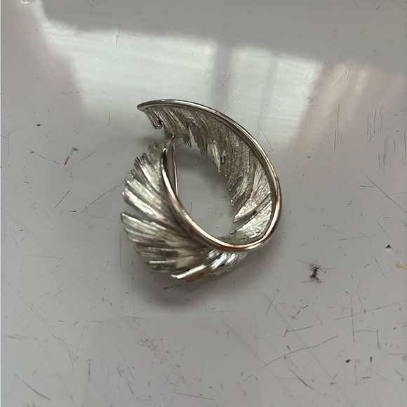 Antique Stainless‎ Steel Silver Feather Brooch - Picture 2 of 5